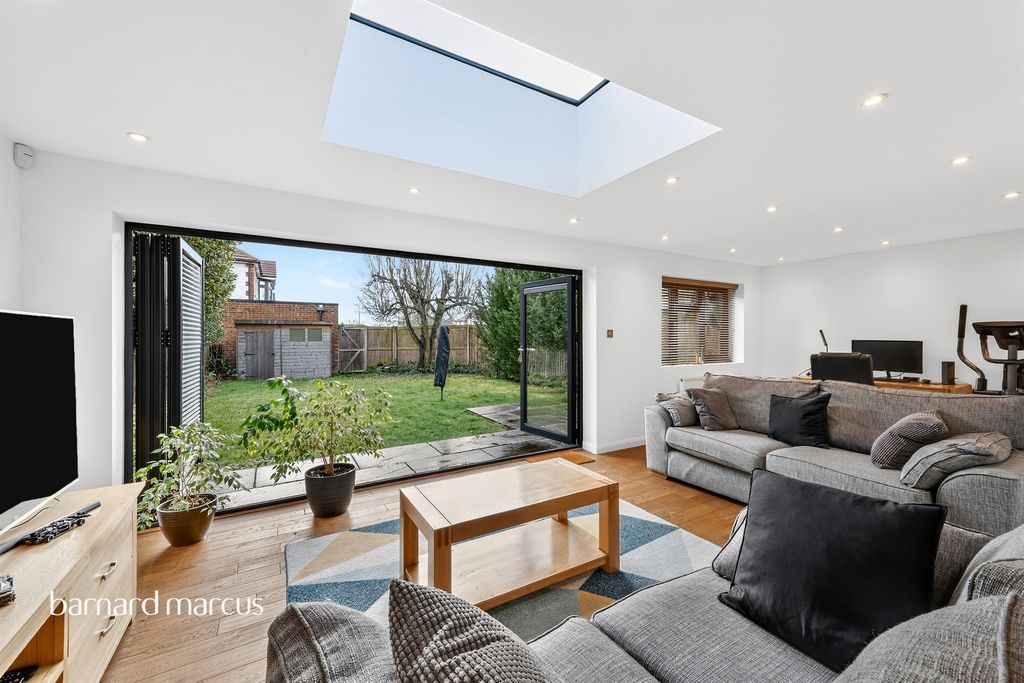 Property photo 1 of 19