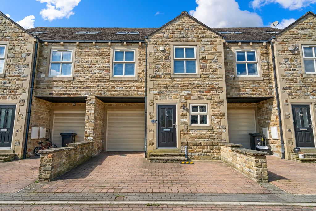 Property photo 1 of 25