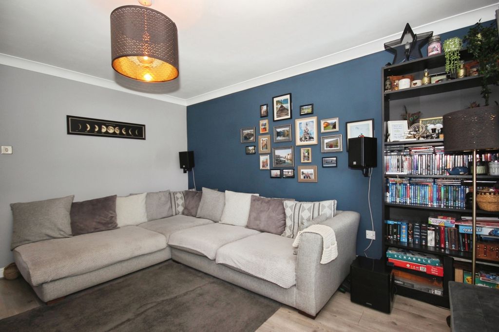Property photo 2 of 15 Pbox-Img.Jpg