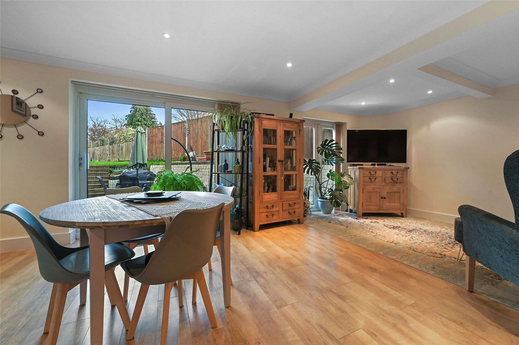 Property photo 3 of 22 Picture No. 15