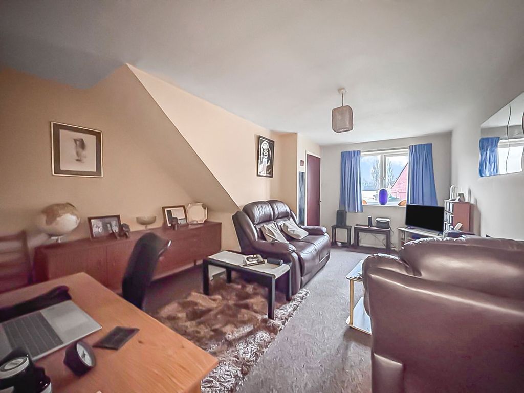 Property photo 3 of 12