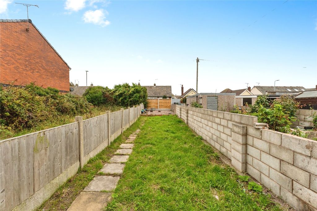 Property photo 3 of 18 Garden