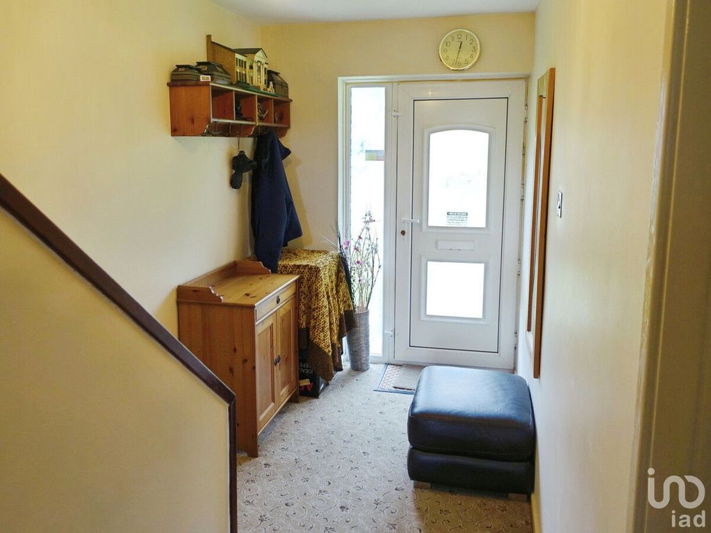 Property photo 2 of 19