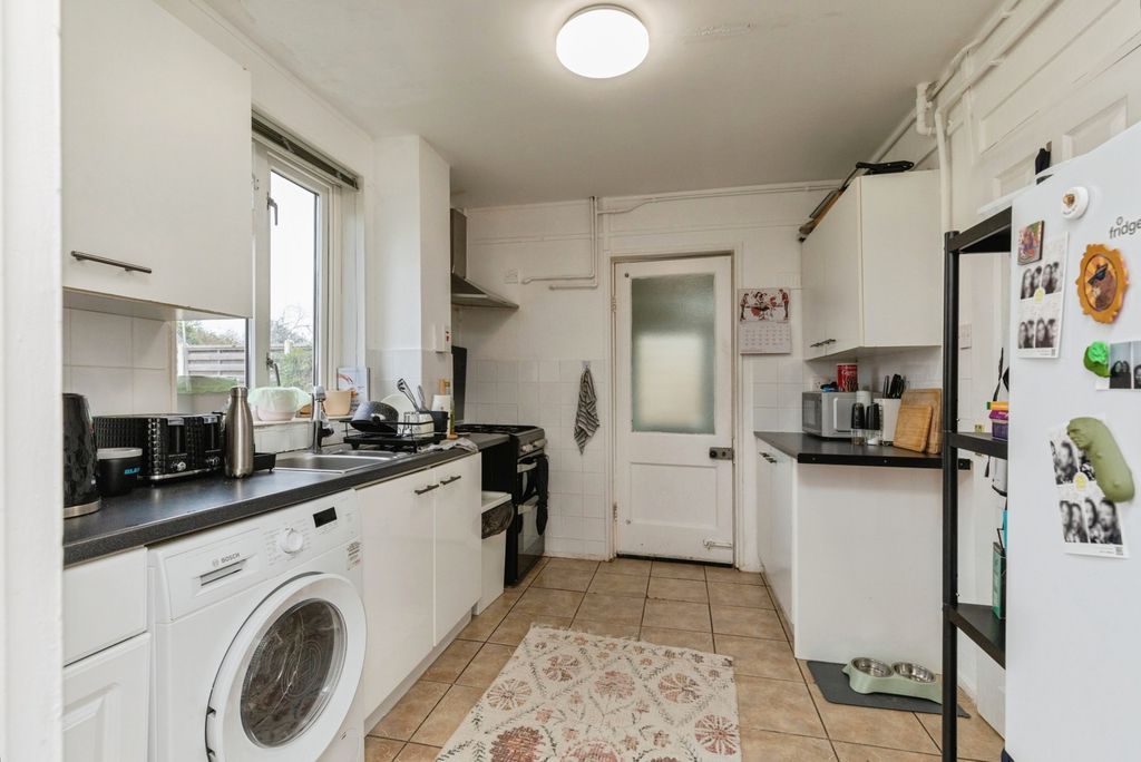 Property photo 3 of 9 Pbox-Img.Jpg