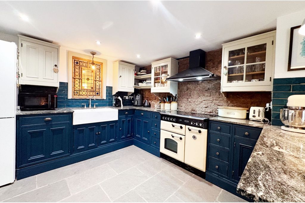 Property photo 3 of 30