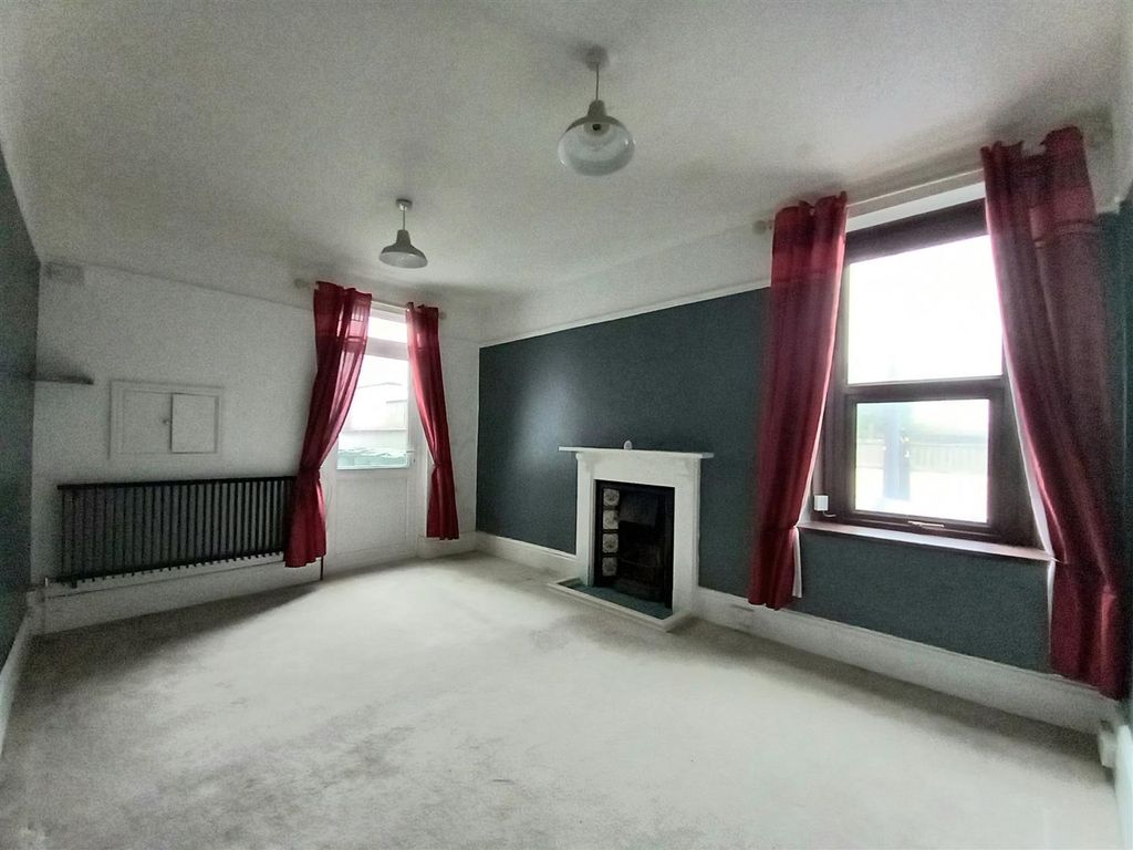 Property photo 3 of 9 78 Clovelly Dining.Jpg