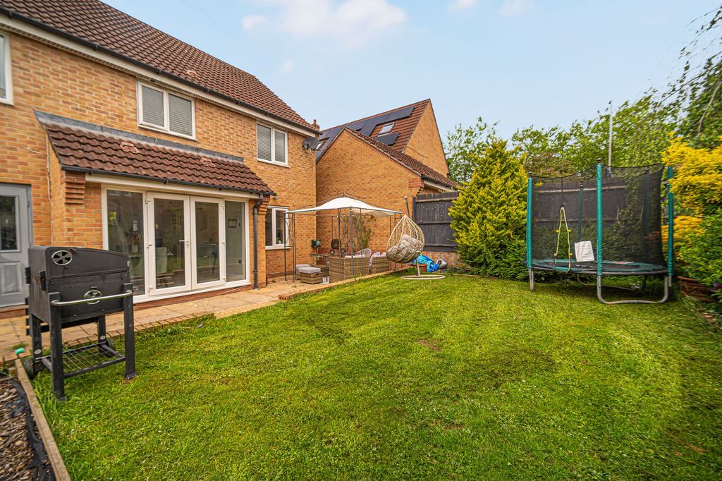 Property photo 2 of 37