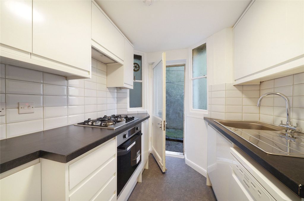 Property photo 3 of 16 Picture No. 19