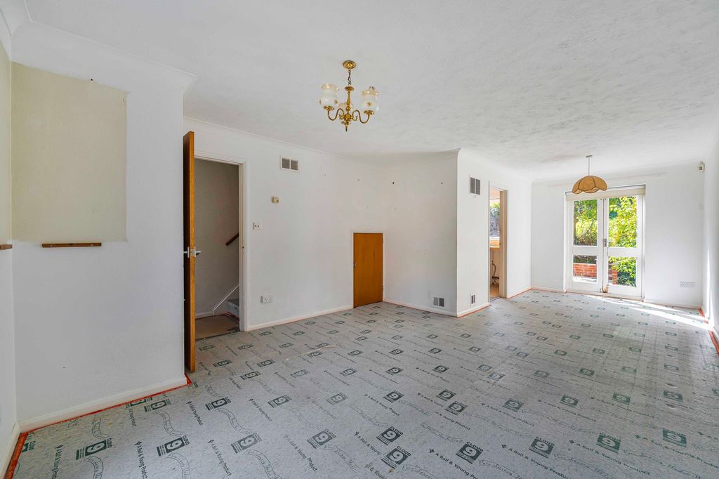 Property photo 3 of 17
