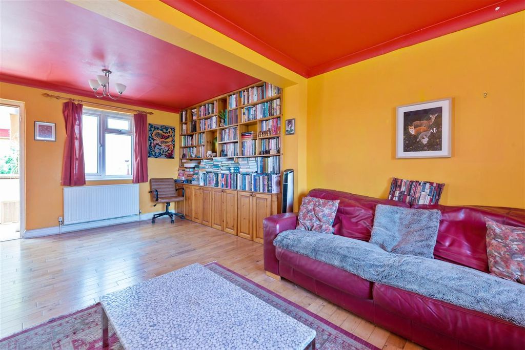 Property photo 3 of 21