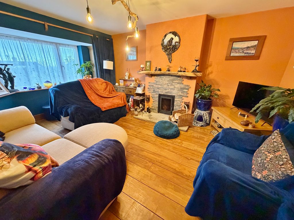 Property photo 3 of 21