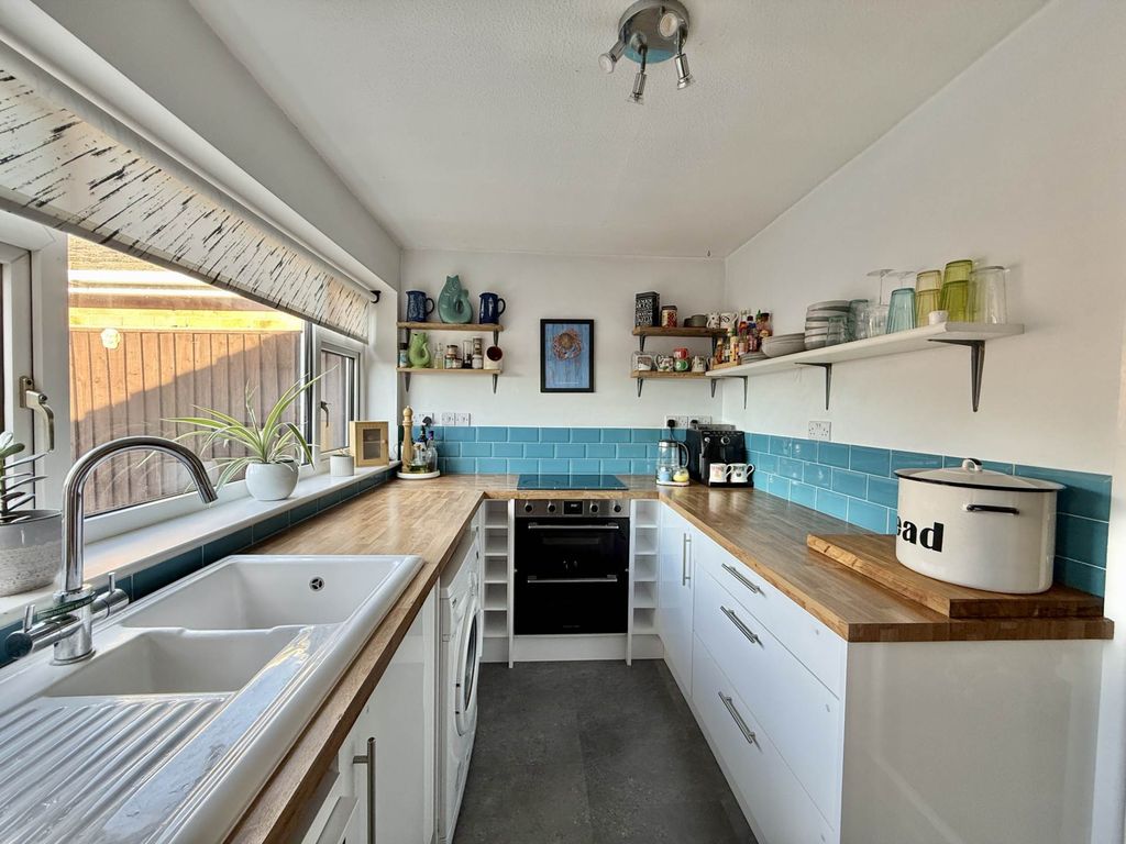 Property photo 2 of 16
