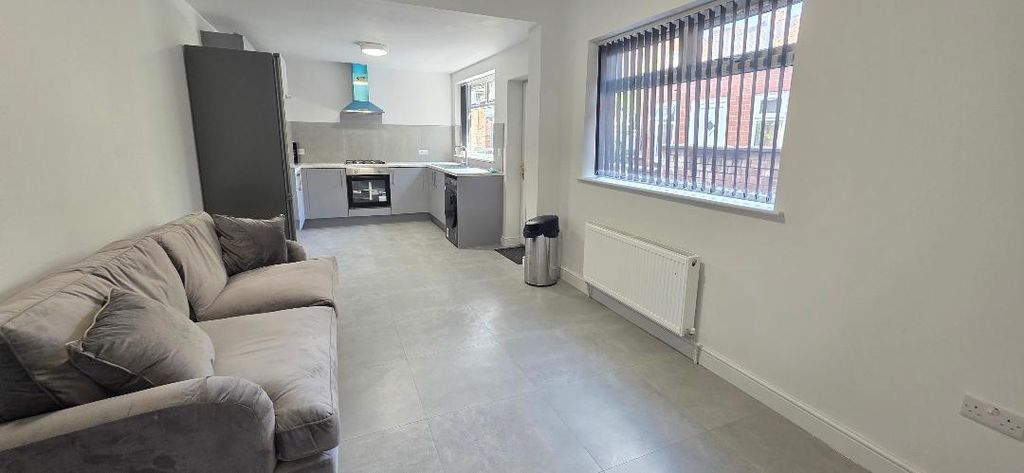 Property photo 1 of 39