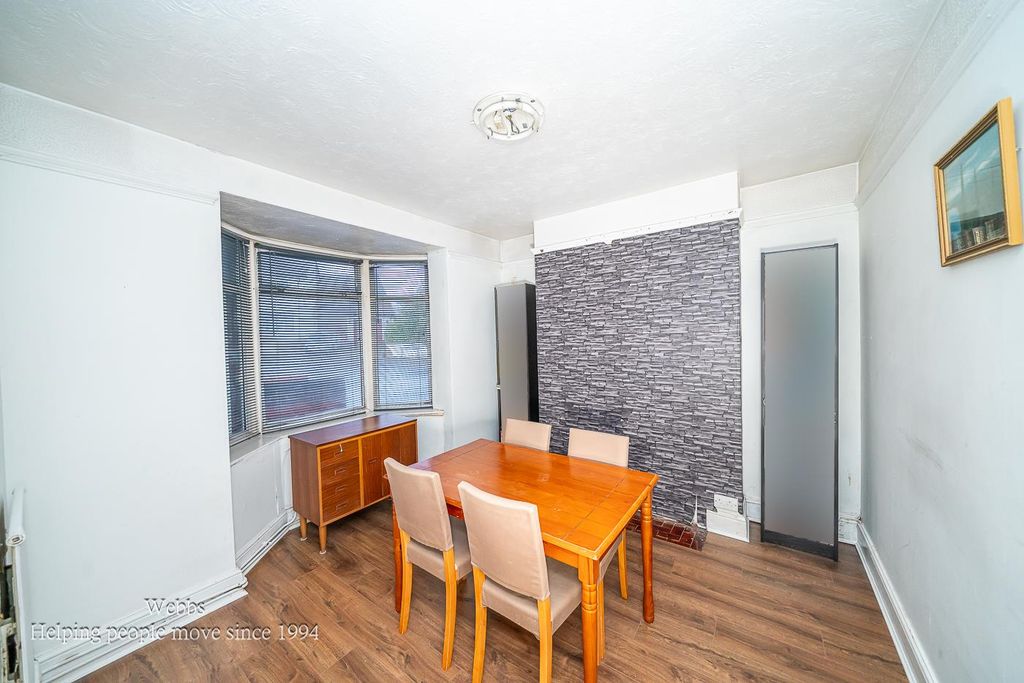 Property photo 3 of 27 Webbs-220 Copy.Jpg