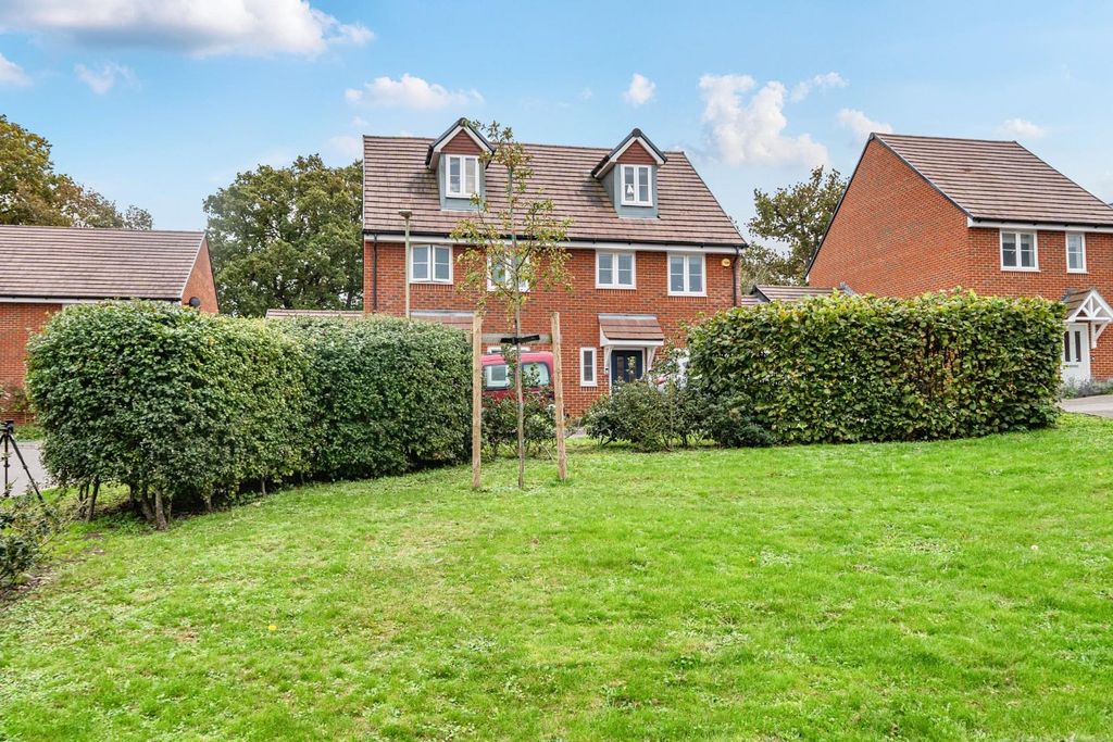 Property photo 1 of 18 1369912-19-68F125841Cea3.Jpg