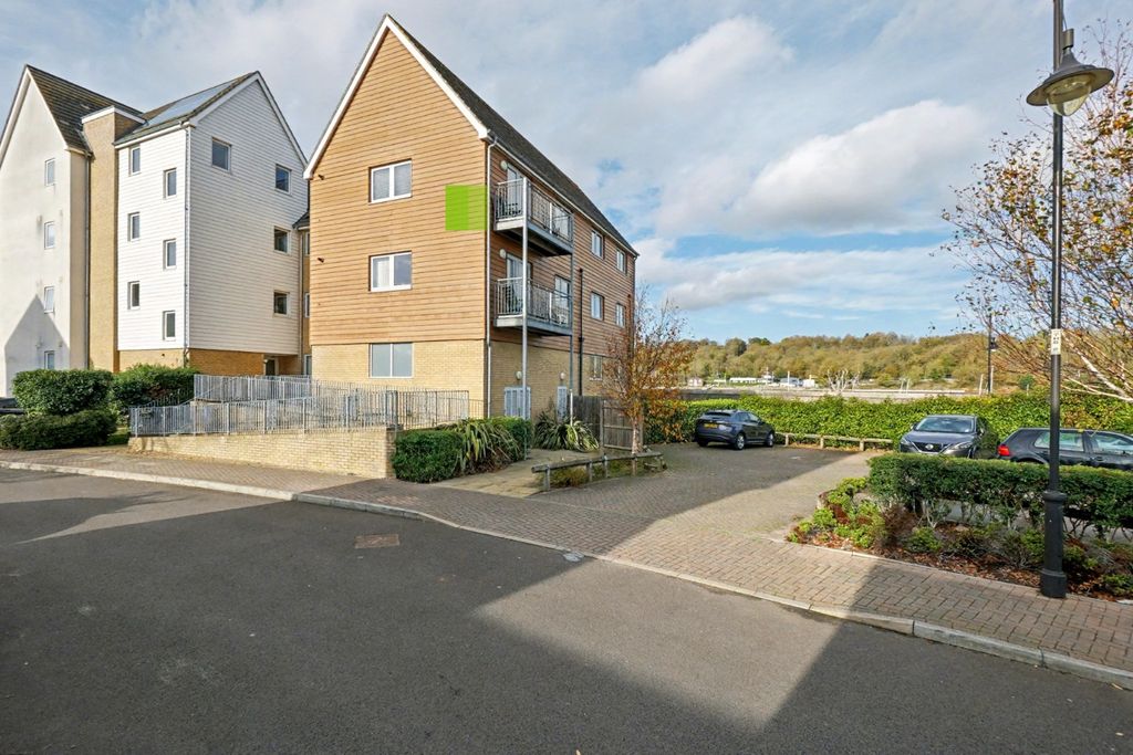 Property photo 1 of 12 4623852