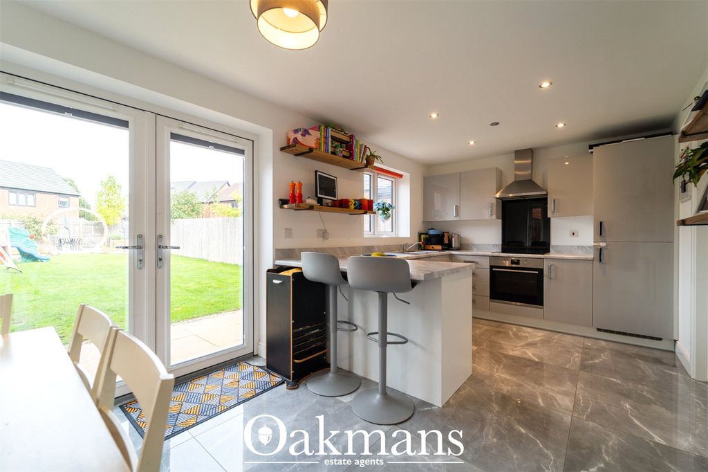 Property photo 3 of 40 Picture No. 13