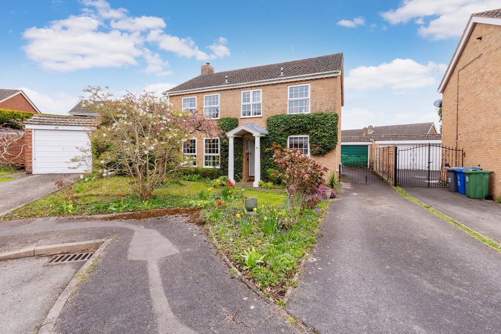 Property photo 1 of 27