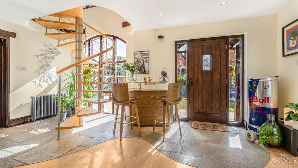 Property photo 3 of 37 55301517