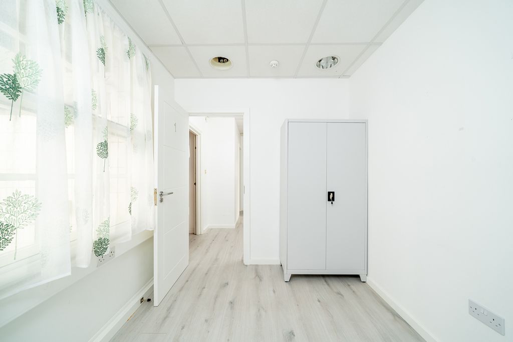 Property photo 3 of 10 Picture 3