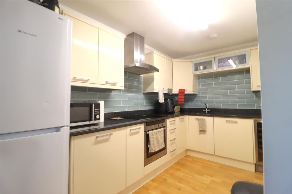 Property photo 2 of 9 Kitchen.Jpg