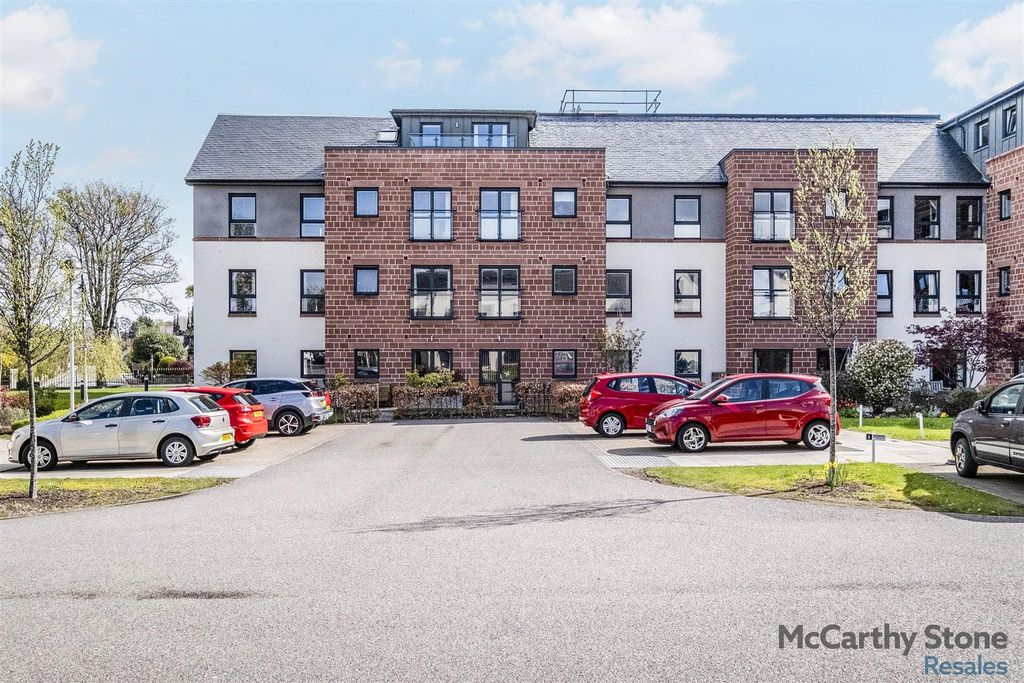 Property photo 1 of 24 Oakwoodcourt49Oc.Jpg