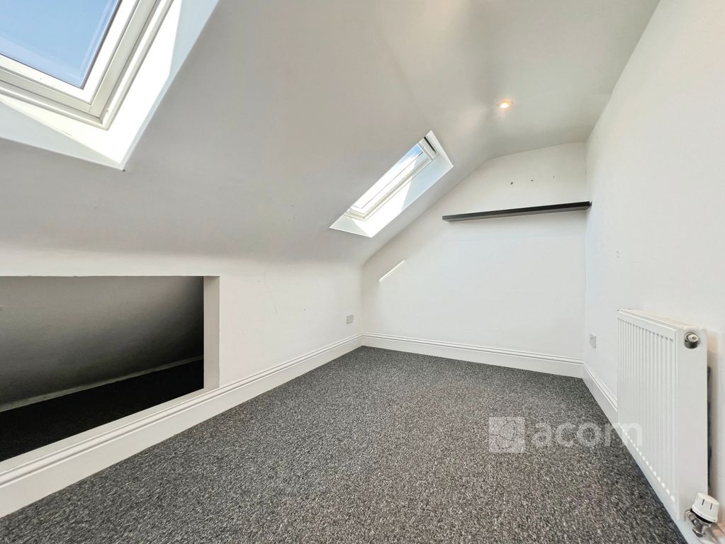 Property photo 3 of 9 9F062c72--4A32-8F...