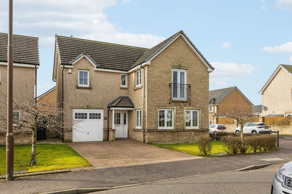 Property photo 3 of 45