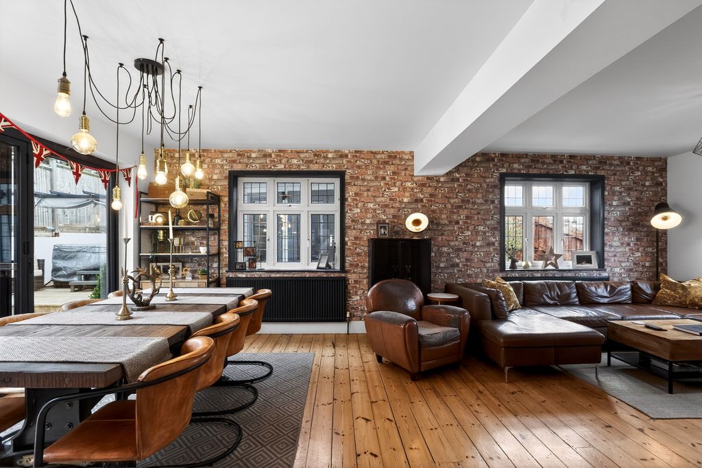 Property photo 2 of 22 Open Plan Living