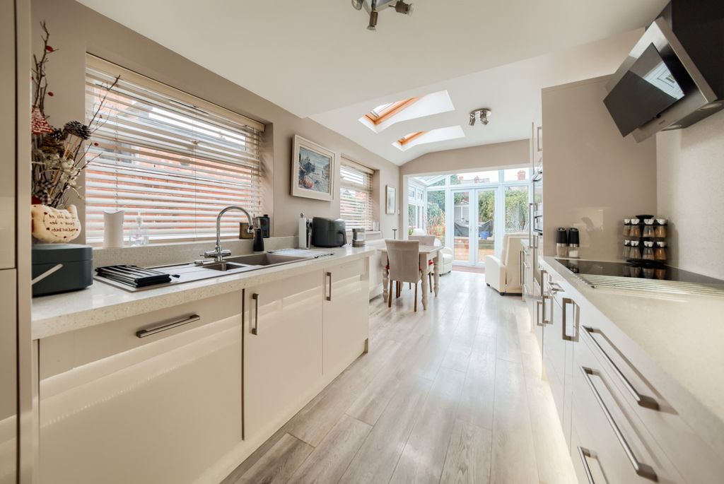 Property photo 2 of 24 Xt5A5201-Hdr(3)