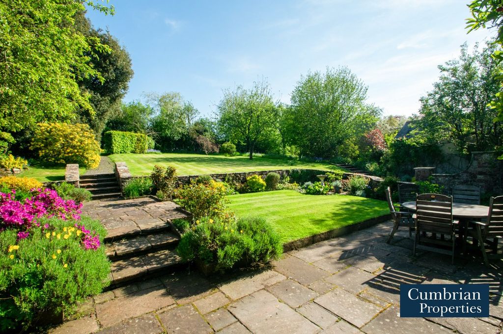 Property photo 2 of 29 Garden