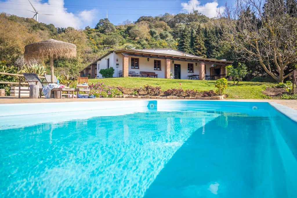 Property photo 1 of 50