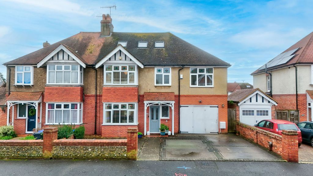 Property photo 1 of 27