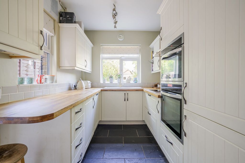 Additional image 5 of 3 bed property for saleBourne Avenue, Windsor SL4