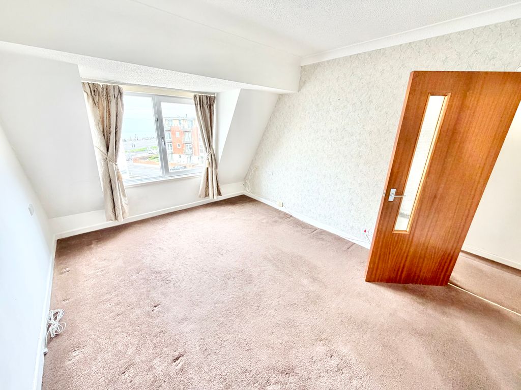 Property photo 2 of 5 Lounge