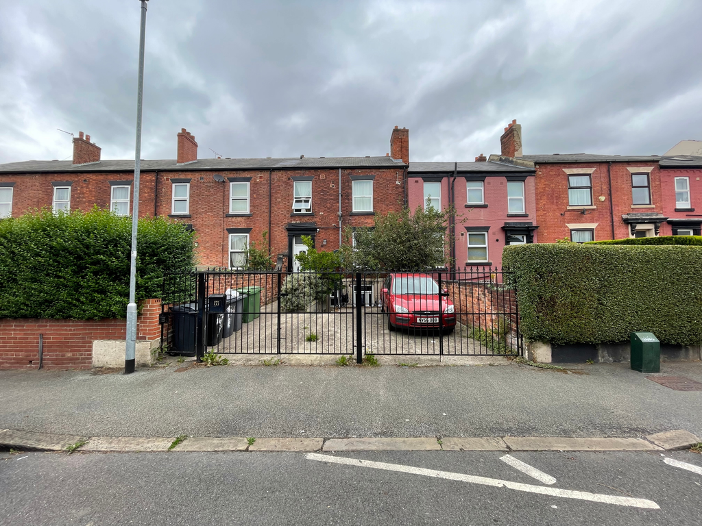 Property photo 2 of 17