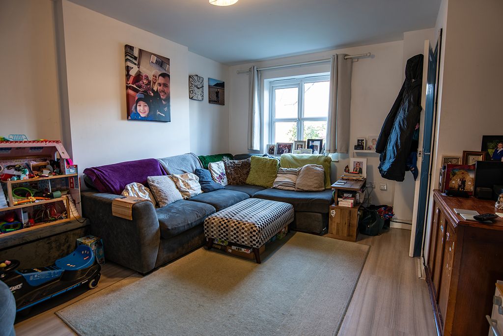 Property photo 2 of 16