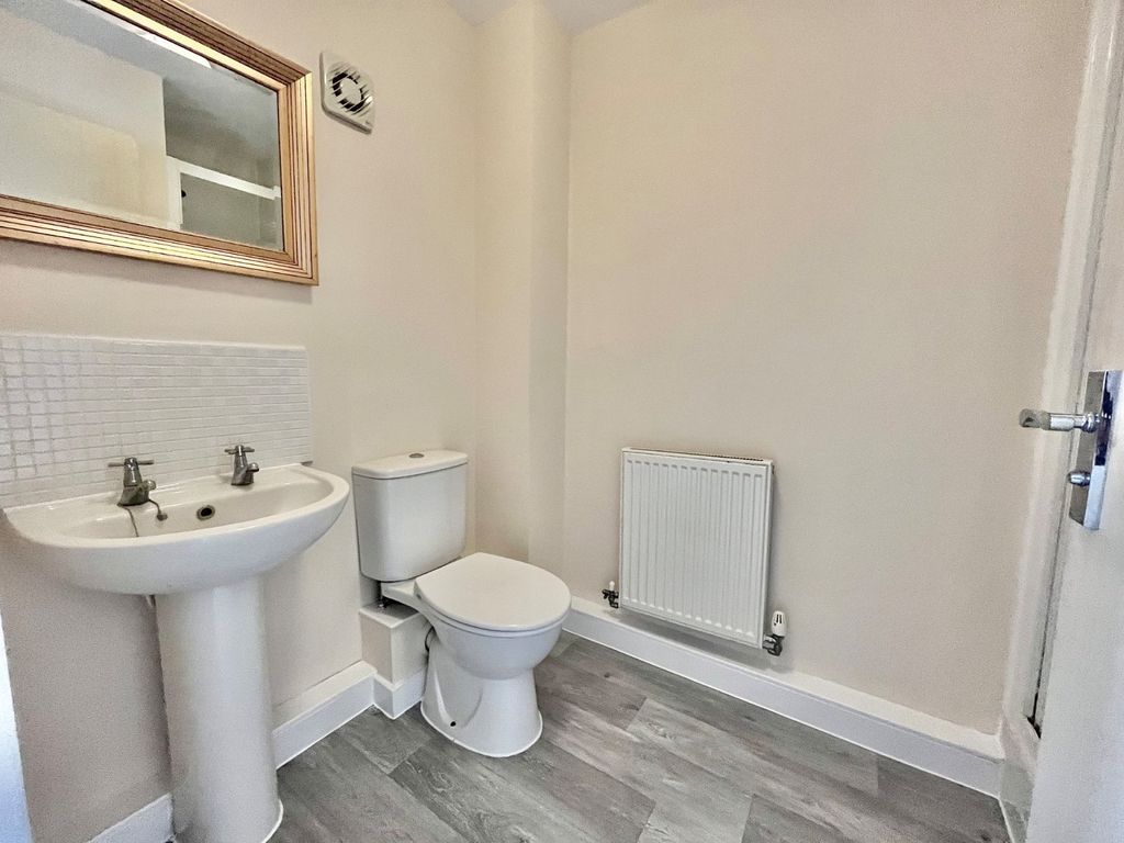 Additional image 7 of 3 bed flat for saleCourthouse Road, Tetbury, Gloucestershire GL8