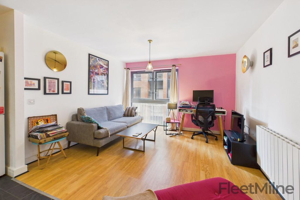 Property photo 1 of 10 Living/Dining Room