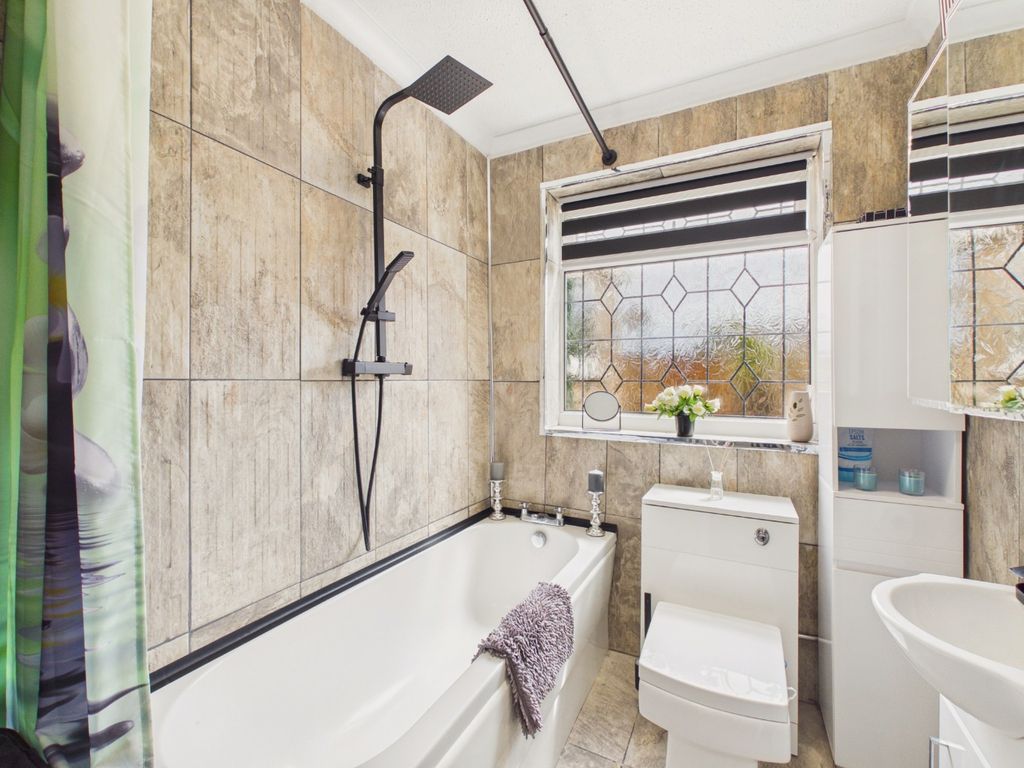 Property photo 2 of 17 5211165