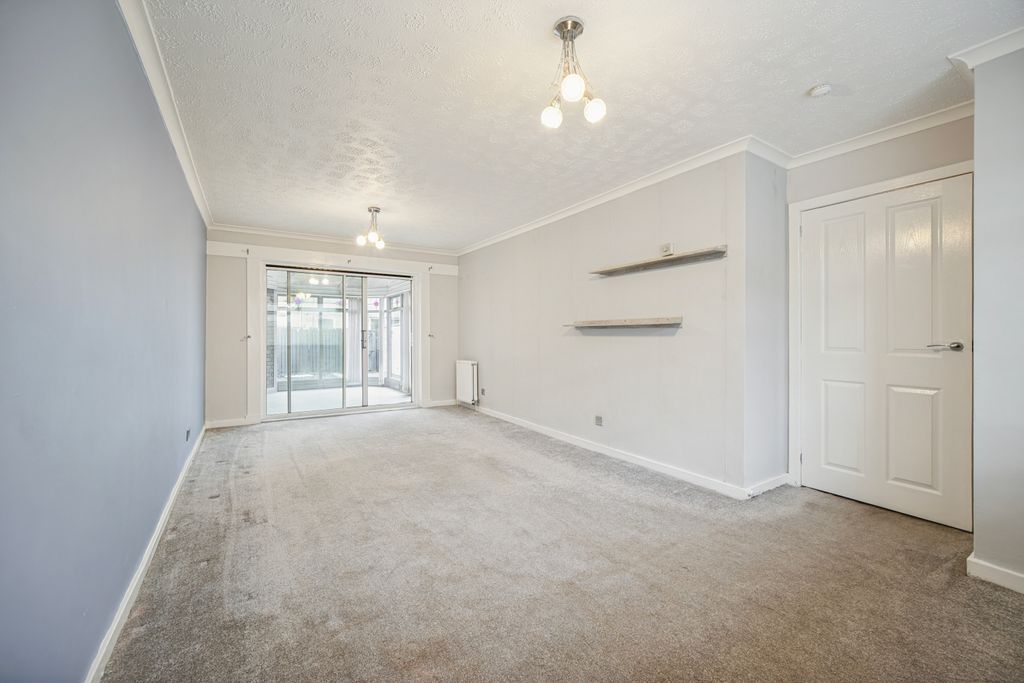 Property photo 3 of 21