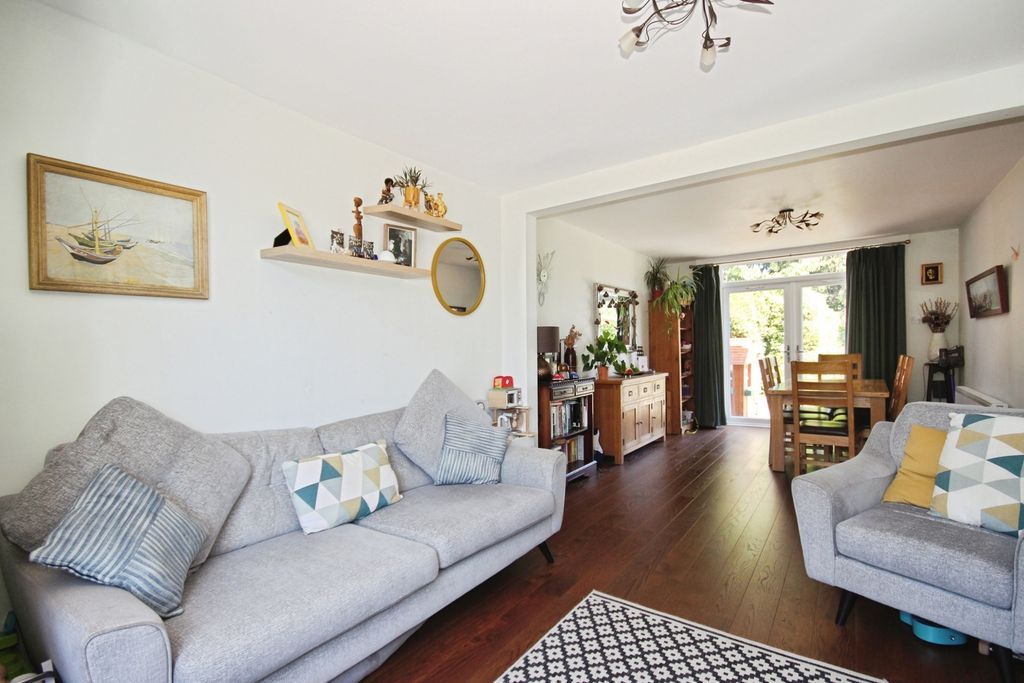 Property photo 3 of 11 Pbox-Img.Jpg