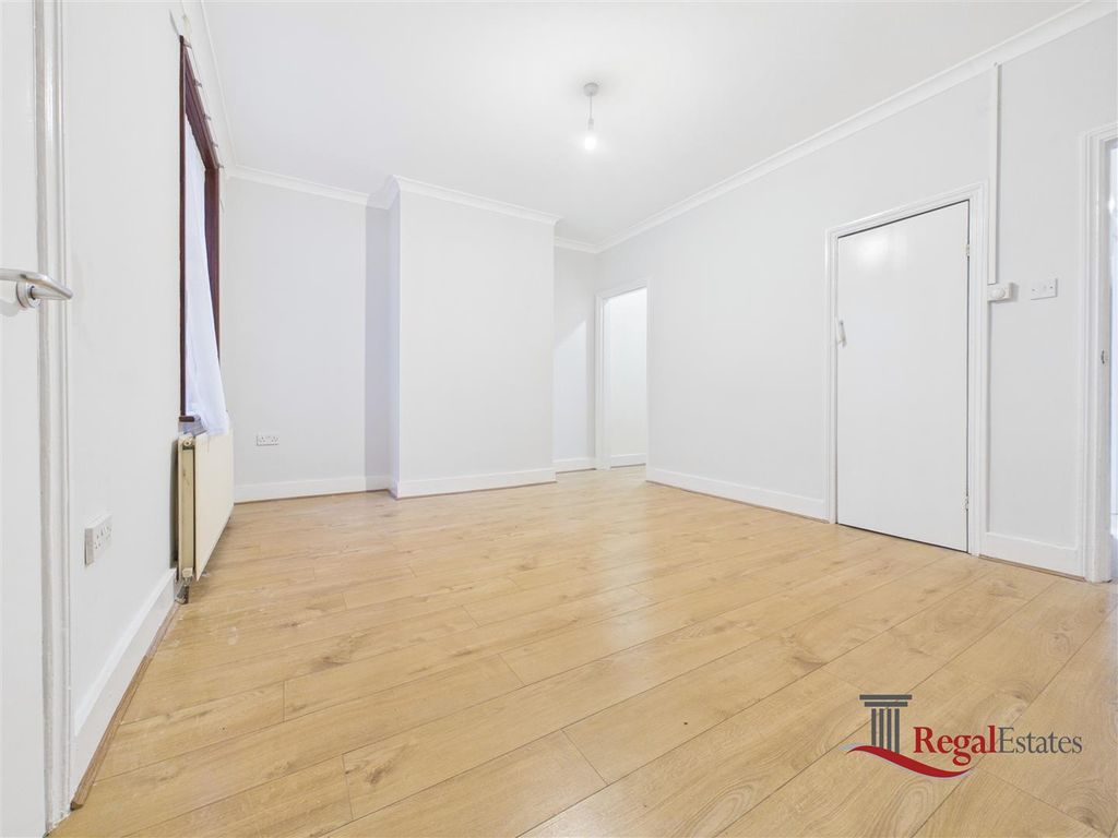 Property photo 1 of 15 Cam02489G0-Pr0330-Still009.Jpg