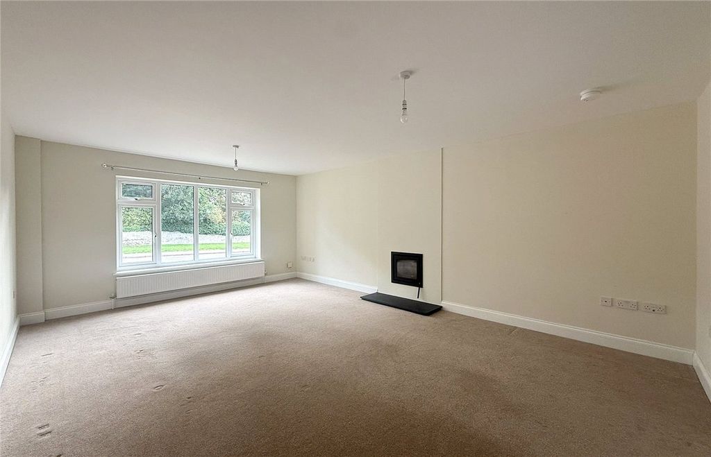 Property photo 2 of 14 Picture No. 15