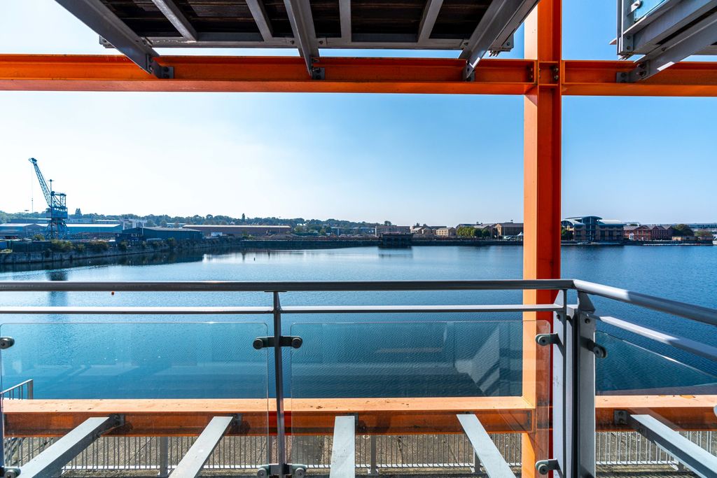 Property photo 3 of 10 Photo