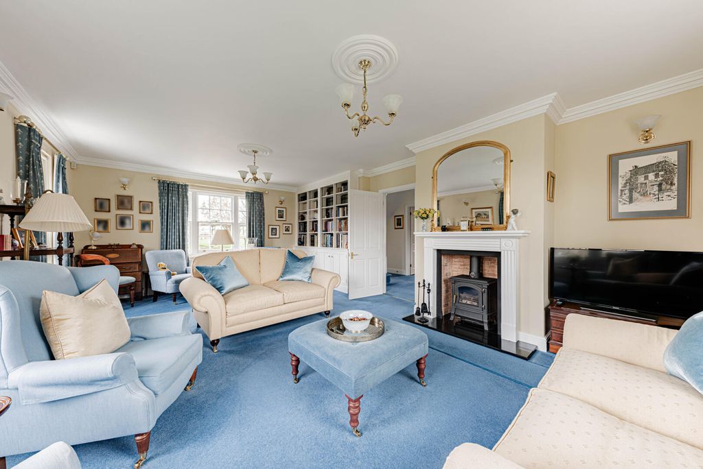 Property photo 3 of 38 Living Room