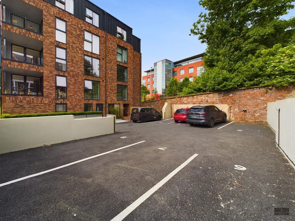 Additional image 12 of 2 bed flat for sale2 Barnfield Gate, Exeter EX1