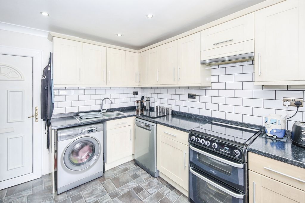 Property photo 3 of 18 Pbox-Img.Jpg