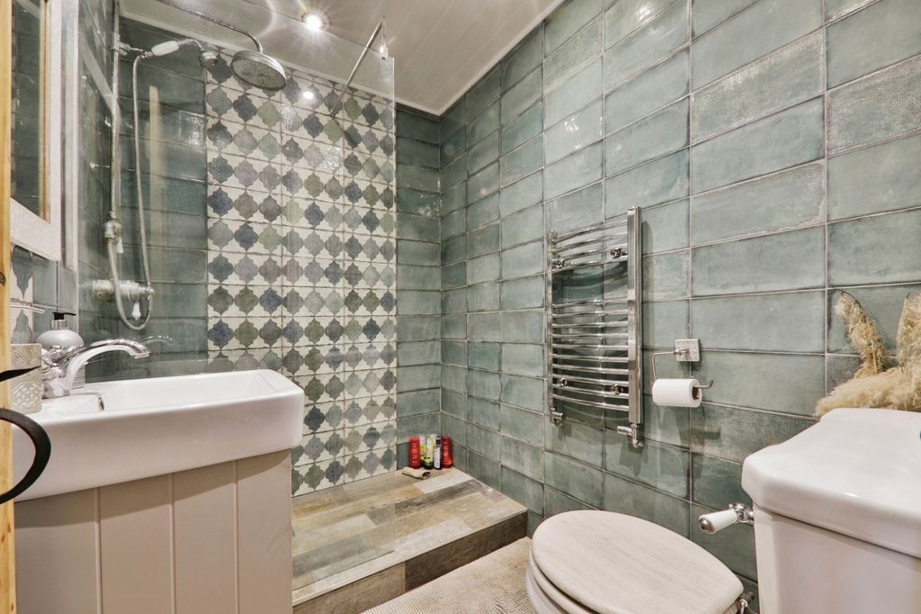 Property photo 2 of 16 2789605