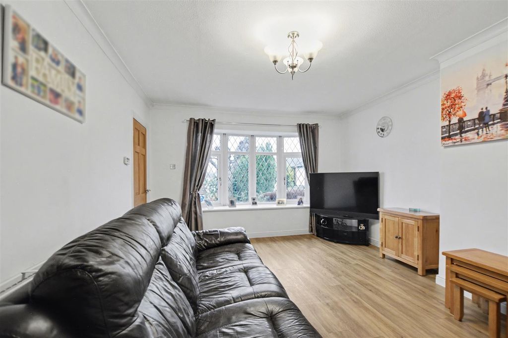 Property photo 3 of 20 Lounge_2.Jpeg